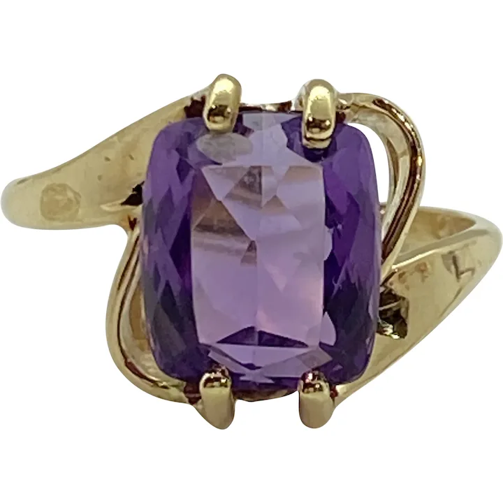Amethyst Vintage Ring 3.50 Carat Cushion Cut 14K Gold