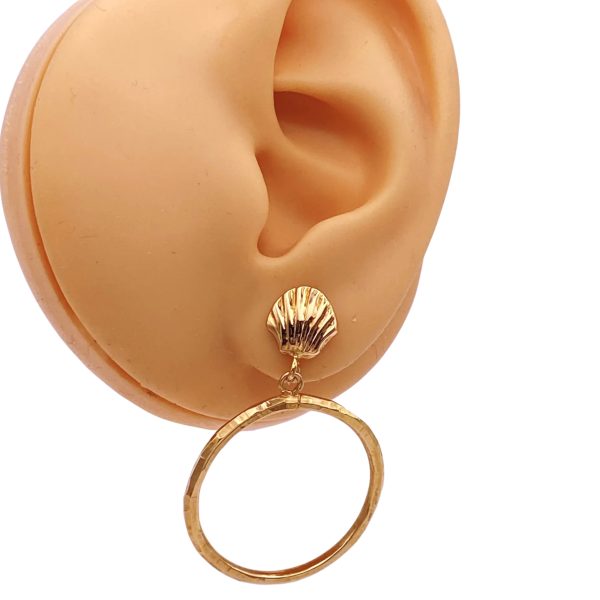 Sea Shell Door-Knocker Hoop Earrings 18K