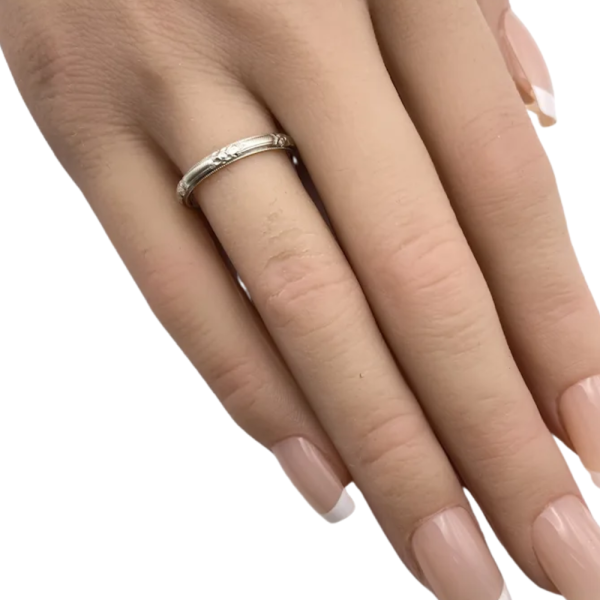 Art Deco Wedding Band with Floral detail 18K