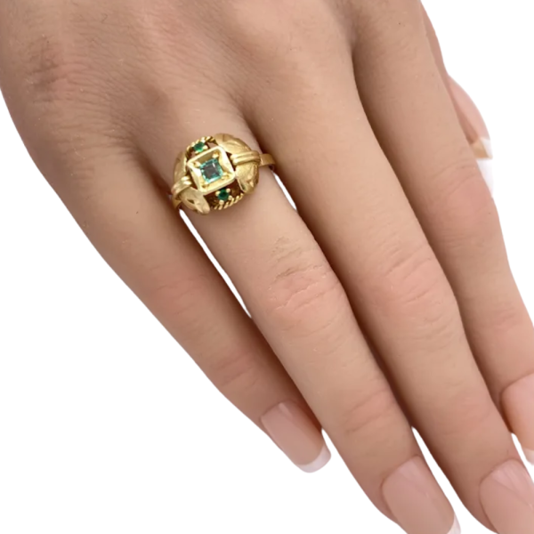 Handcrafted .23ctw Natural Emerald Domed Ring 18K (3)