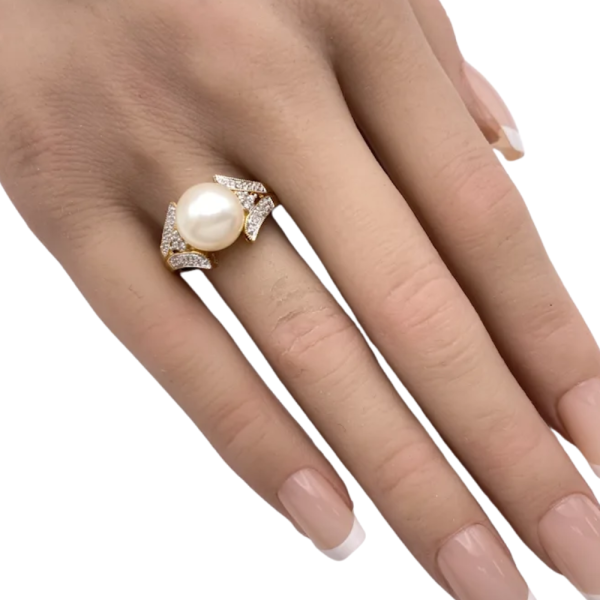 10MM Cultured White Pearl Ring 14K worn