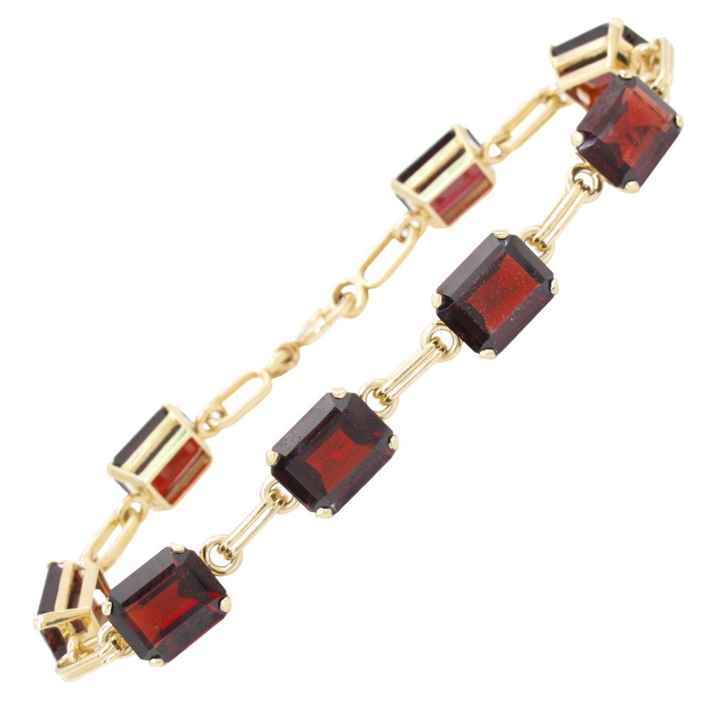 31.12ctw Garnet Bracelet 14K Gold 7.25″ Length